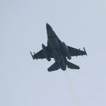 Un caza F16