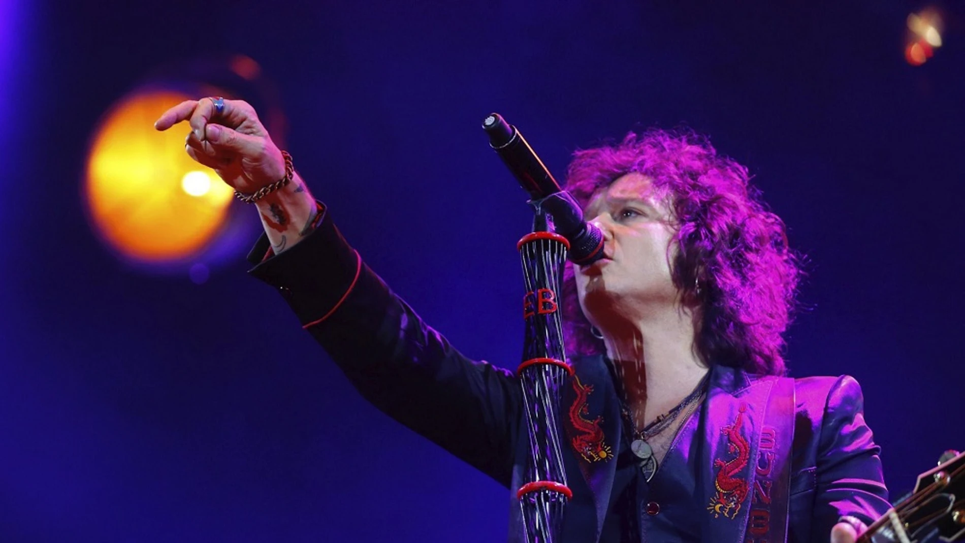 El cantante Enrique Bunbury durante el concierto de la sexta edición del DCODE