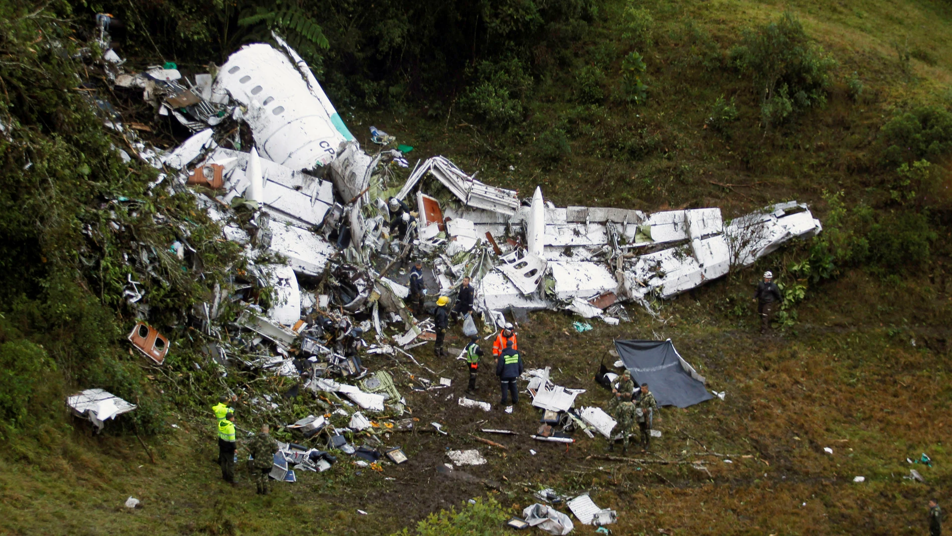Fotografía del lugar del accidente aéreo en Colombia