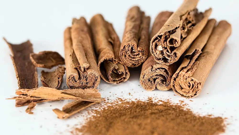 Uma dieta rica em gorduras causa doenças cardiovasculares, mas é compensada pela incorporação de canela.