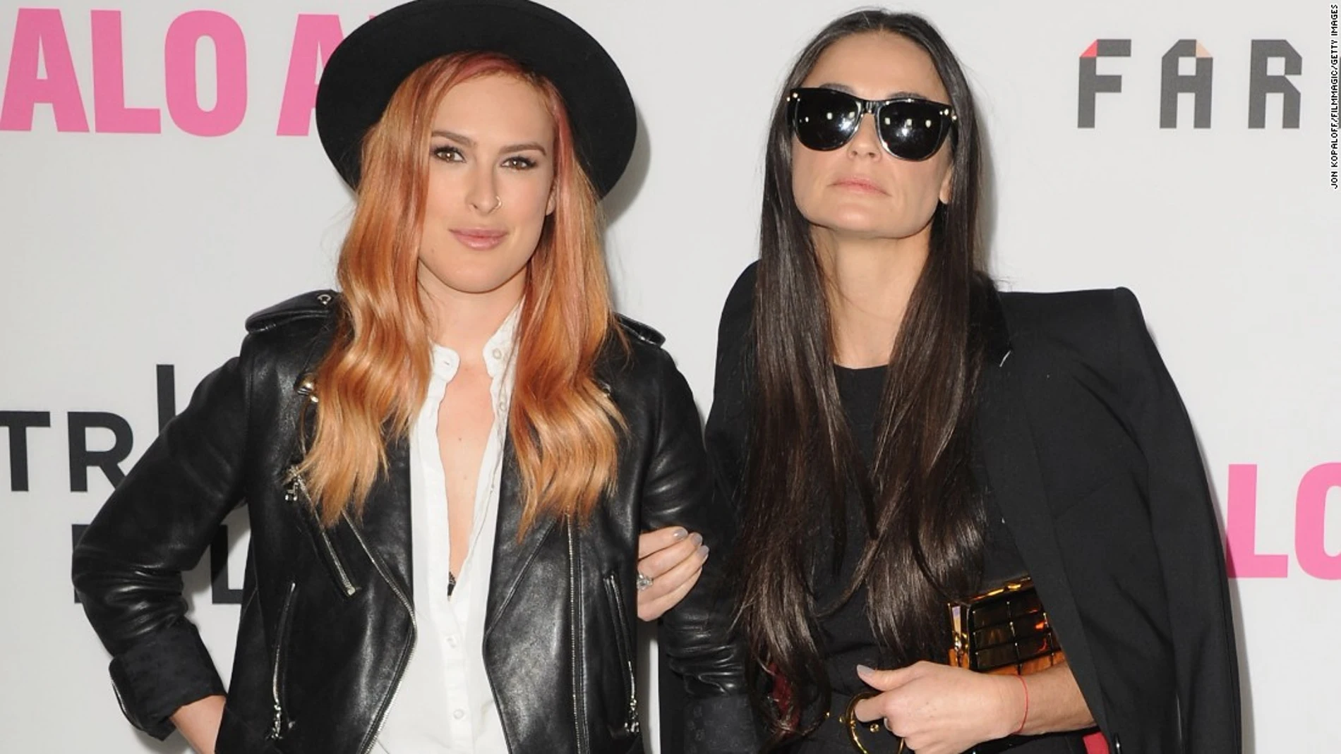 Rumer Moore y su madre Demi