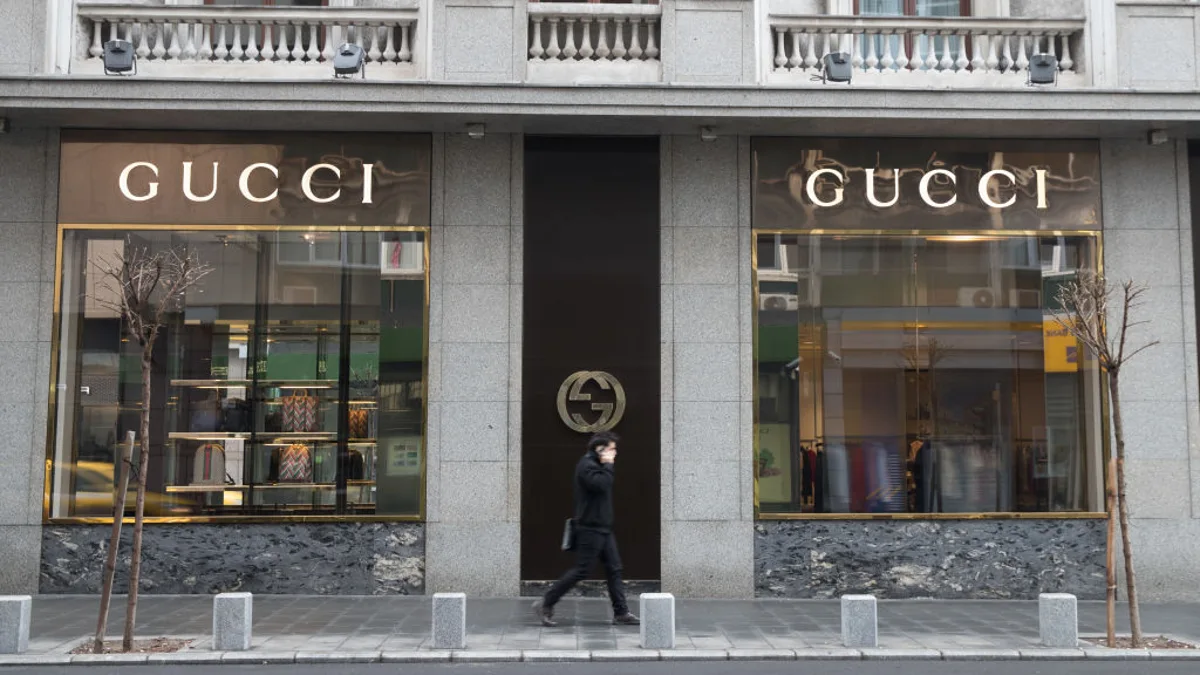 El crimen del repartidor de Gucci: asesinan en Italia a un hombre que llevaba medio millón de euros en bolsos de lujo