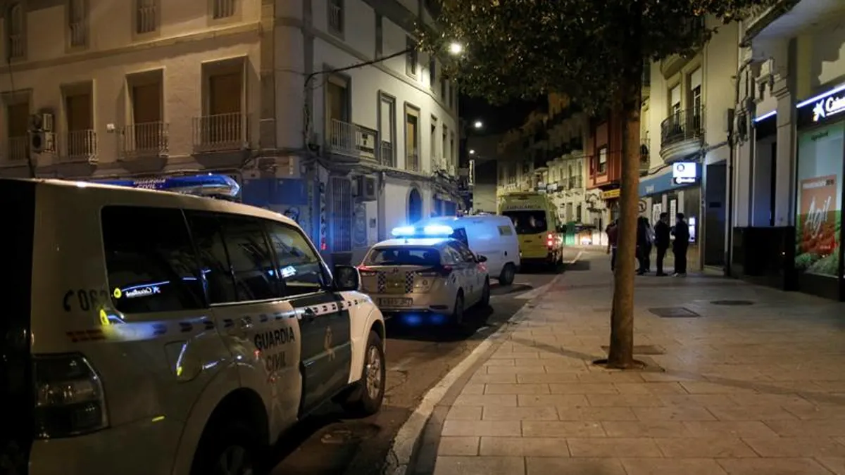 Un joven de 17 años mata a su madre con un arma blanca y a su perro en Badajoz