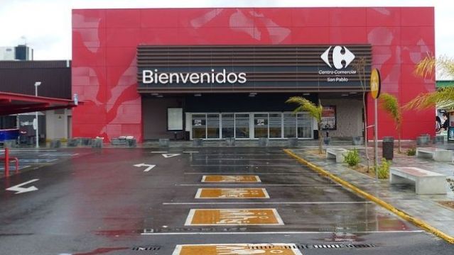 800px Carrefour, Sevilla Este, Sevilla, España, 2015 02_643x397