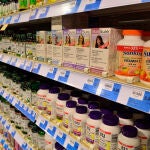 suplementos nutricionales en un supermercado