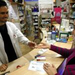 Un 13% de las familias han dejado de comprar medicamentos por problemas económicos