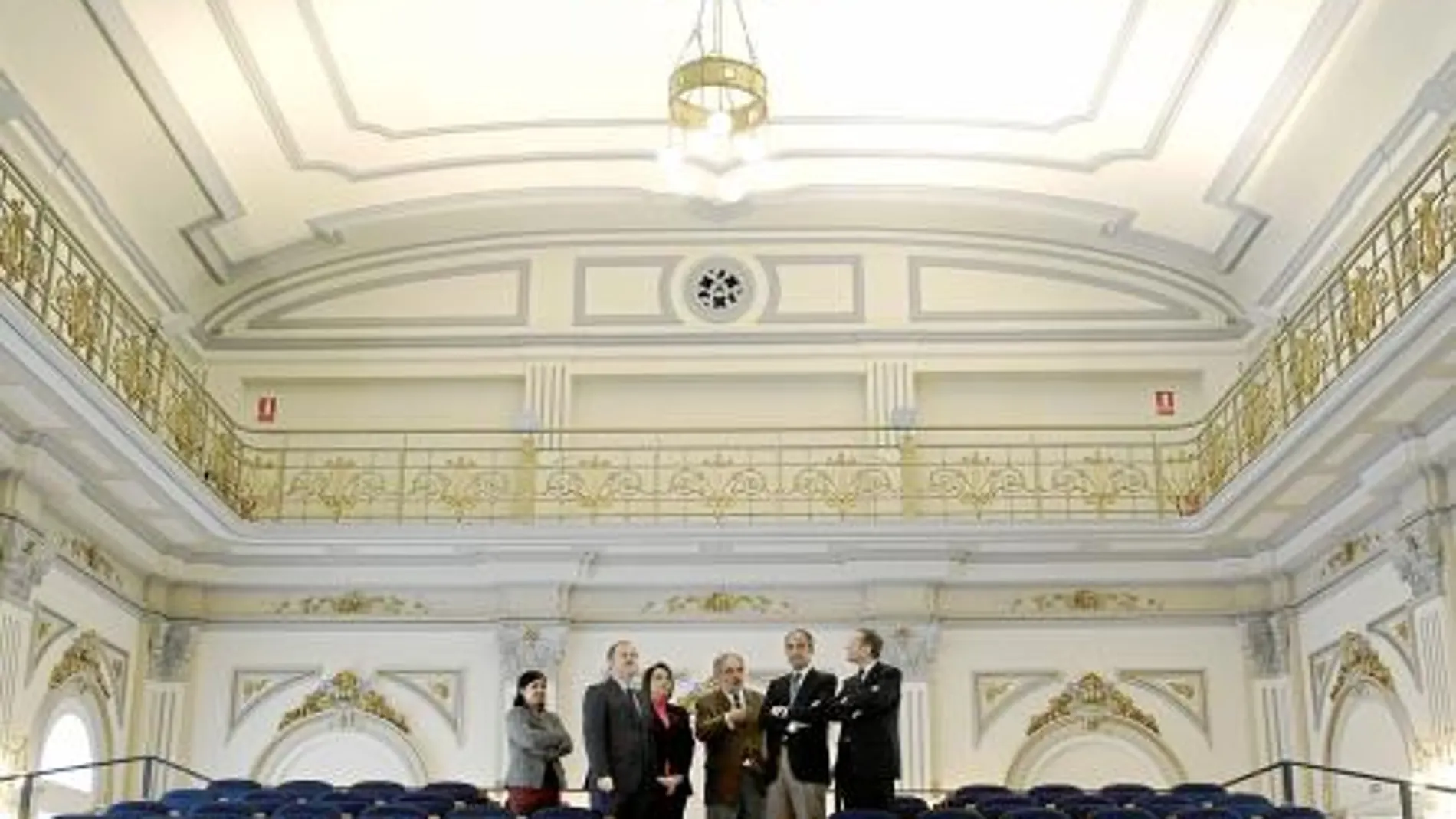 Camps y Font de Mora durante la inauguración ayer del Conservatorio Profesional de Música de San Esteban