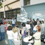 Funcionarios convocados por el sindicato Safja protestan contra el «sablazo» impuesto por la Junta