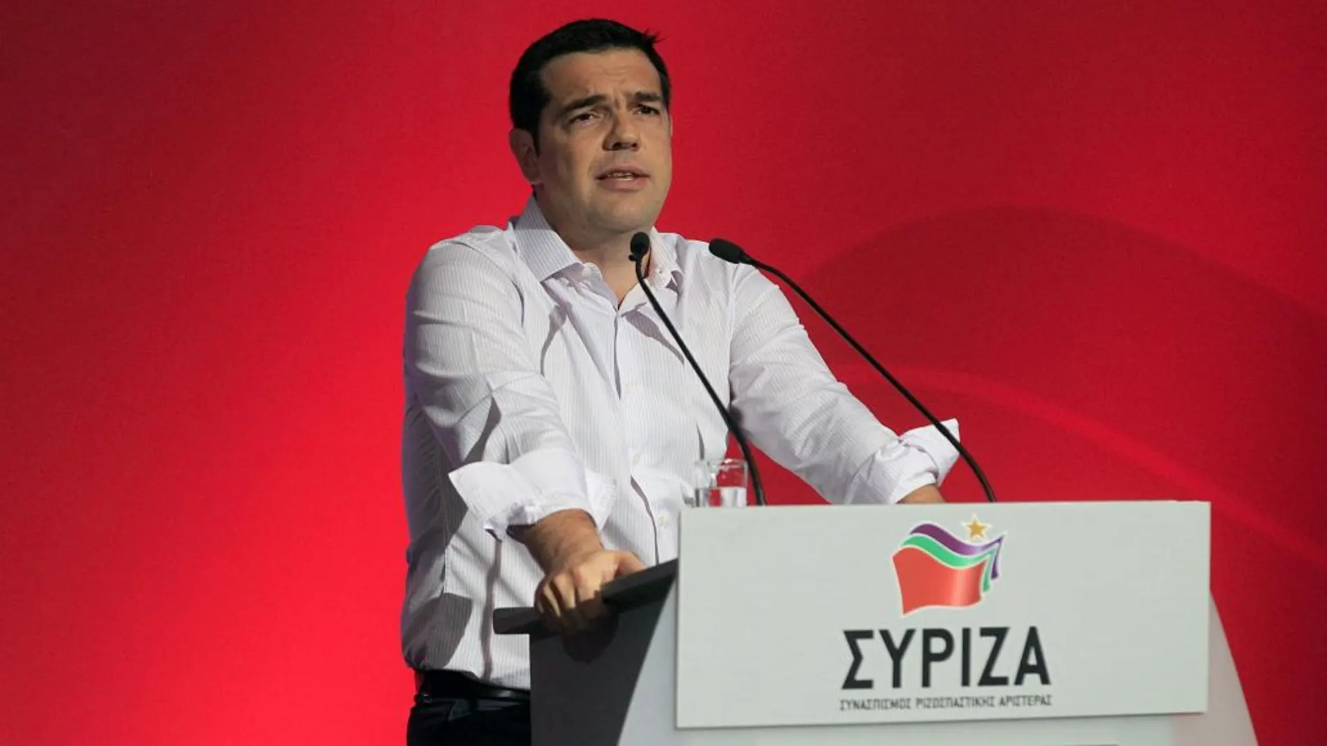El primer ministro griego, Alexis Tsipras, pronuncia su discurso ayer durante el Comité Central de Syriza, en Atenas
