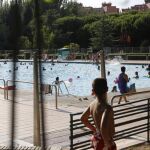 Según los propietarios, no hay personal para controlar el aforo en las piscinas