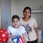 Fernanda no se despega de su cojín rojiblanco