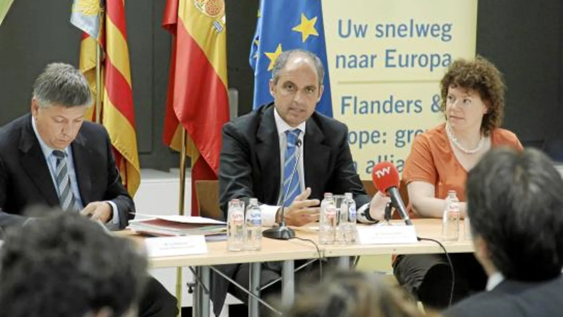 Camps asegura que los avances tecnológicos sanitarios reducen costes