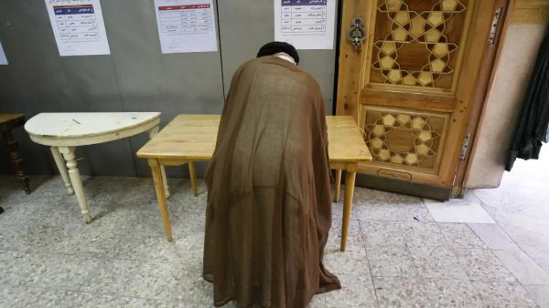 La apertura de los colegios da inicio a la jornada electoral en Irán