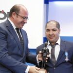 El presidente de la Región de Murcia entregó el galardón a Hugo Daniel