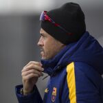 El técnico Luis Enrique Martinez, durante el entrenamiento del FC Barcelona hoy en la Ciudad Deportiva Joan Gamper