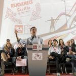 Junto al consejero de Empleo, Manuel Recio, el candidato socialista inauguró el congreso provincial de JSA