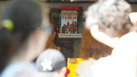 Mucha lluvia y poco Larsson en la Feria del Libro