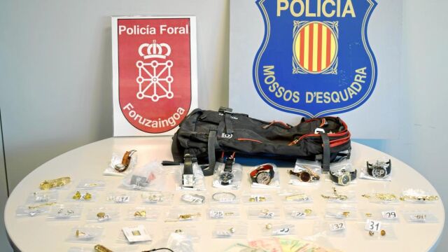 Parte de la mercancía incautada