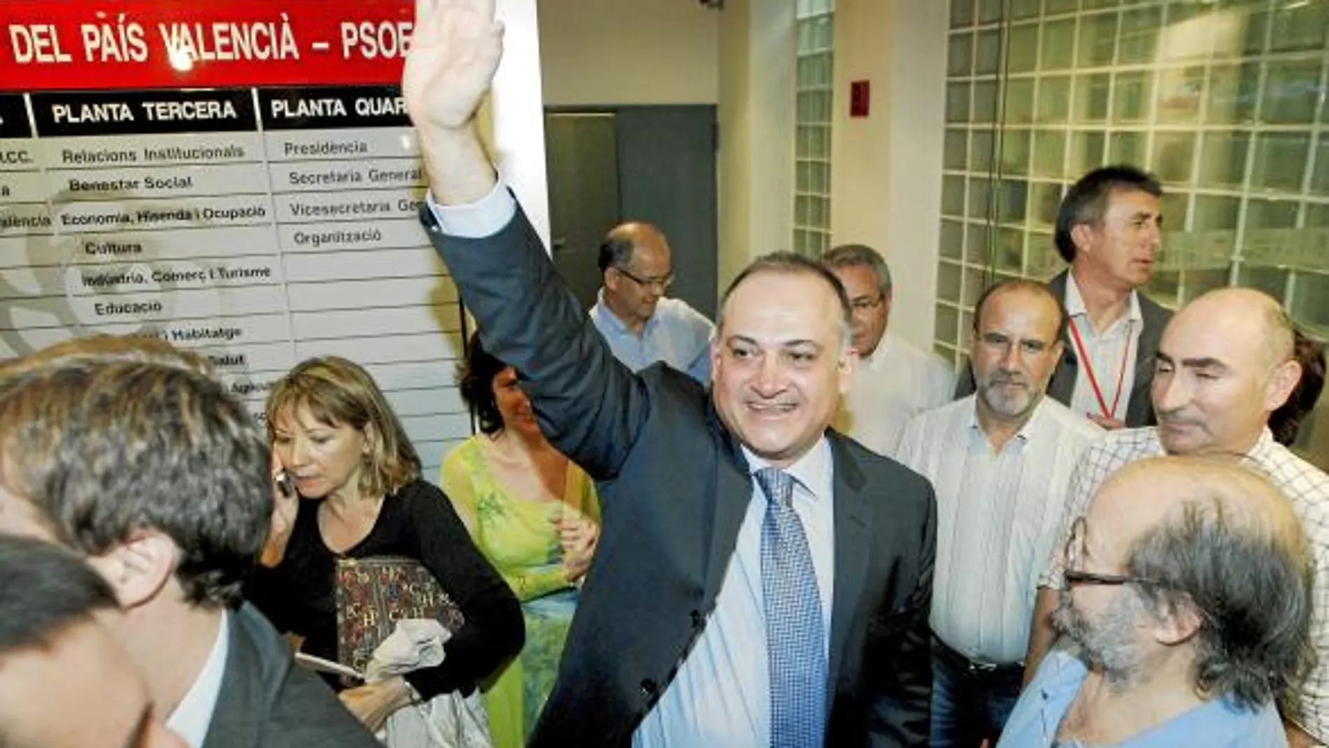 Calabuig vence en las primarias de Valencia y Martín en las de Alicante