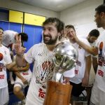El base del Real Madrid, Sergio Llull, en los vestuarios tras proclamarse el equipo campeón de la Liga ACB