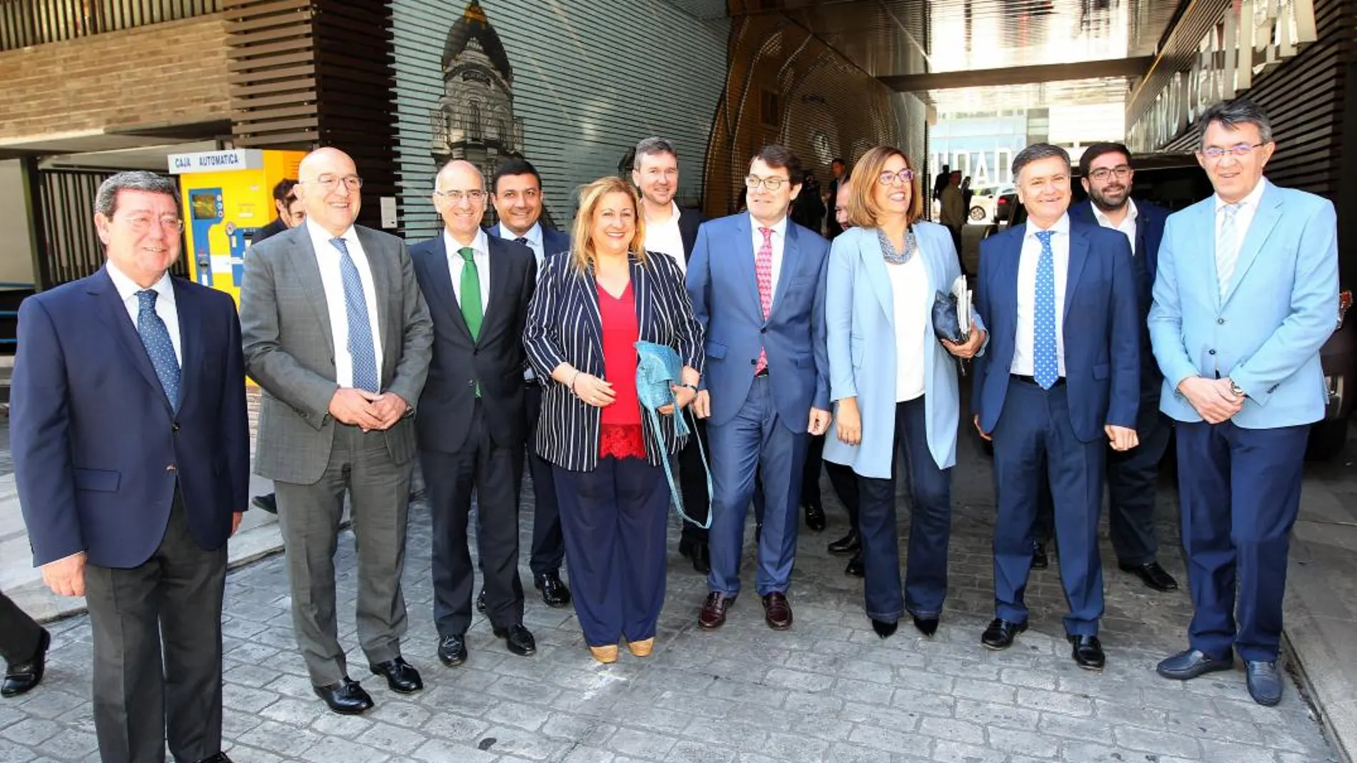 Fernández Mañueco junto a Carnero, Armisén, Vázquez, Martínez Majo, De Gregorio, García, Lacalle, Iglesias, Sánchez Cabrera y Rico