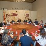 El presidente de la Generalitat, Quim Torra (c), junto a su ejecutivo durante la reunión semanal del gobierno de la Generalitat hoy 12 de junio de 2018. Foto: EFE/Marta Pérez.