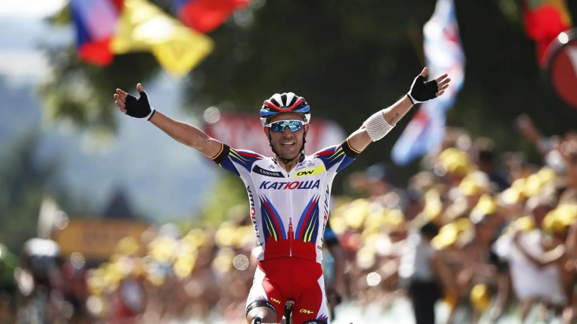 El ciclista español Joaquín "Purito"Rodríguez, del Katusha, celebra su victoria en la tercera etapa de la 102ª edición del Tour de Francia
