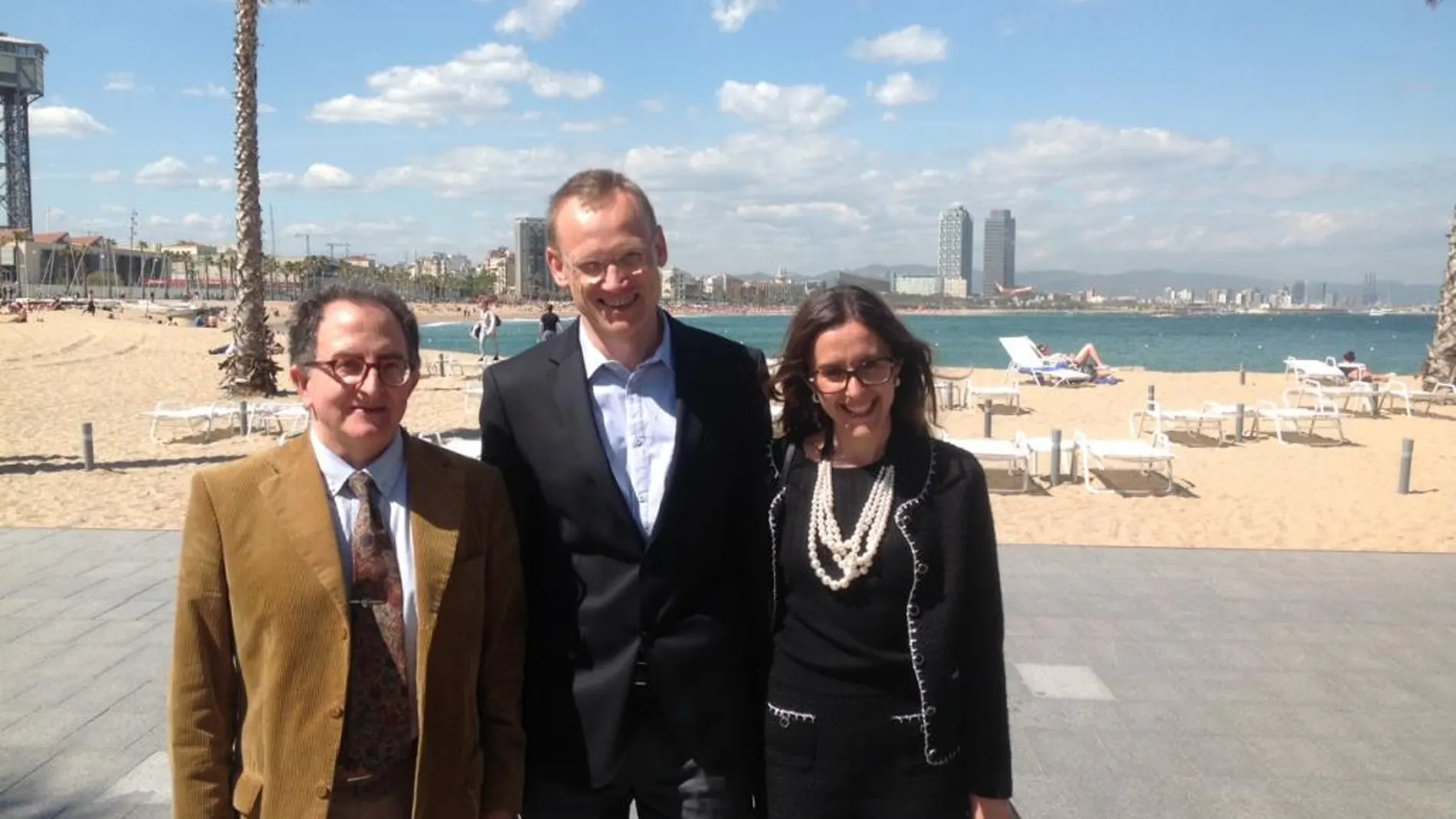 Tres de los autores de esta investigación. De izquierda a derecha, Manuel Gurpegui (UGR), Christoph Correll (Hospital Zucker Hillside de Nueva York) y Sara Jiménez UGR)