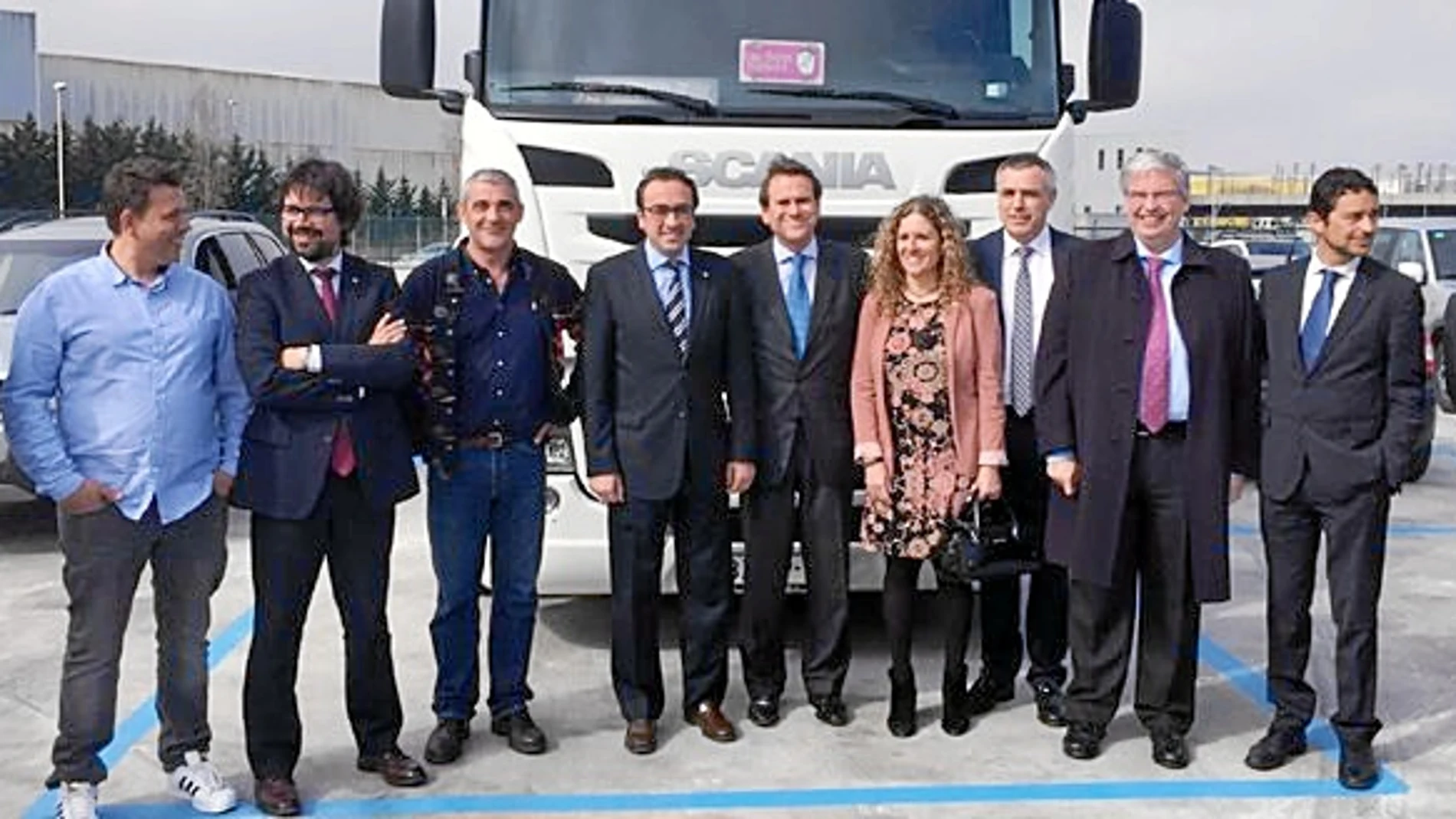 El conseller Rull visitó el puerto de Barcelona y anunció el acuerdo definitivo con el Gobierno
