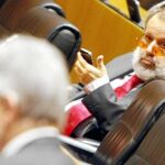 Fernández Marugán (PSOE) contempla a Sánchez Llibre (CiU)