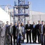 El presidente Francisco Camps se reunió ayer con los directivos y trabajadores de la Planta HTC Biomasa de la localidad de Náquera