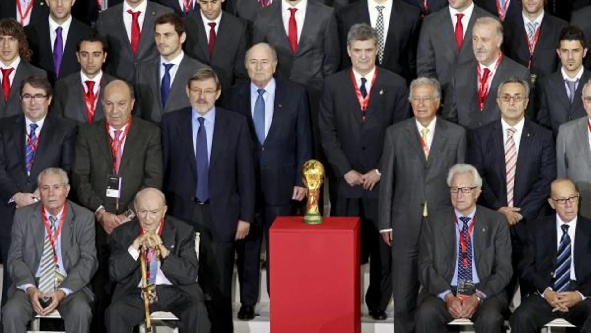 Blatter se rinde ante «La Roja»