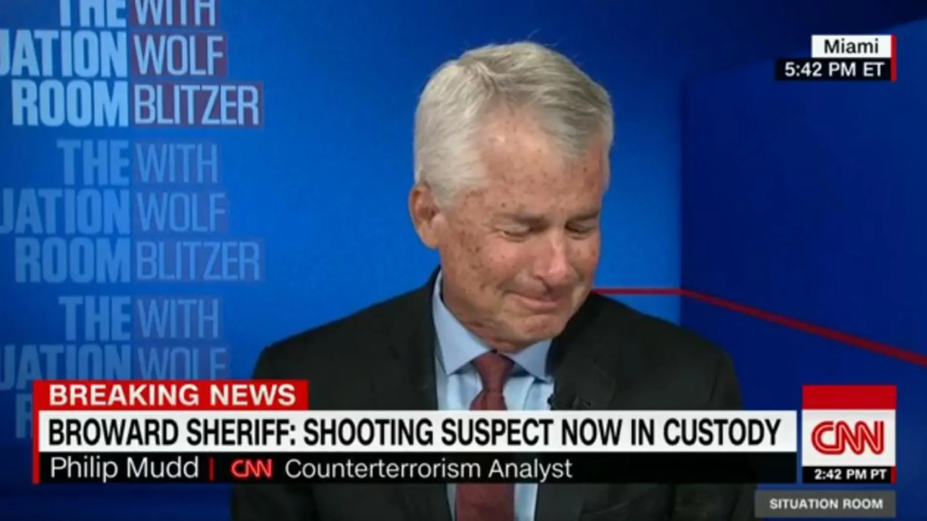 Un periodista de la CNN llora en directo tras la masacre en Florida