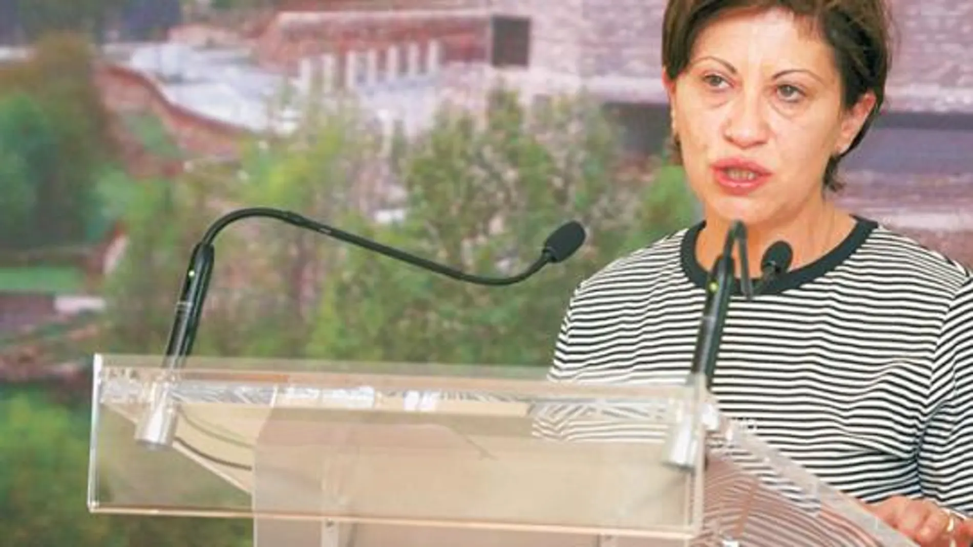 La ministra de Medio Ambiente, Medio Rural y Marino, Elena Espinosa