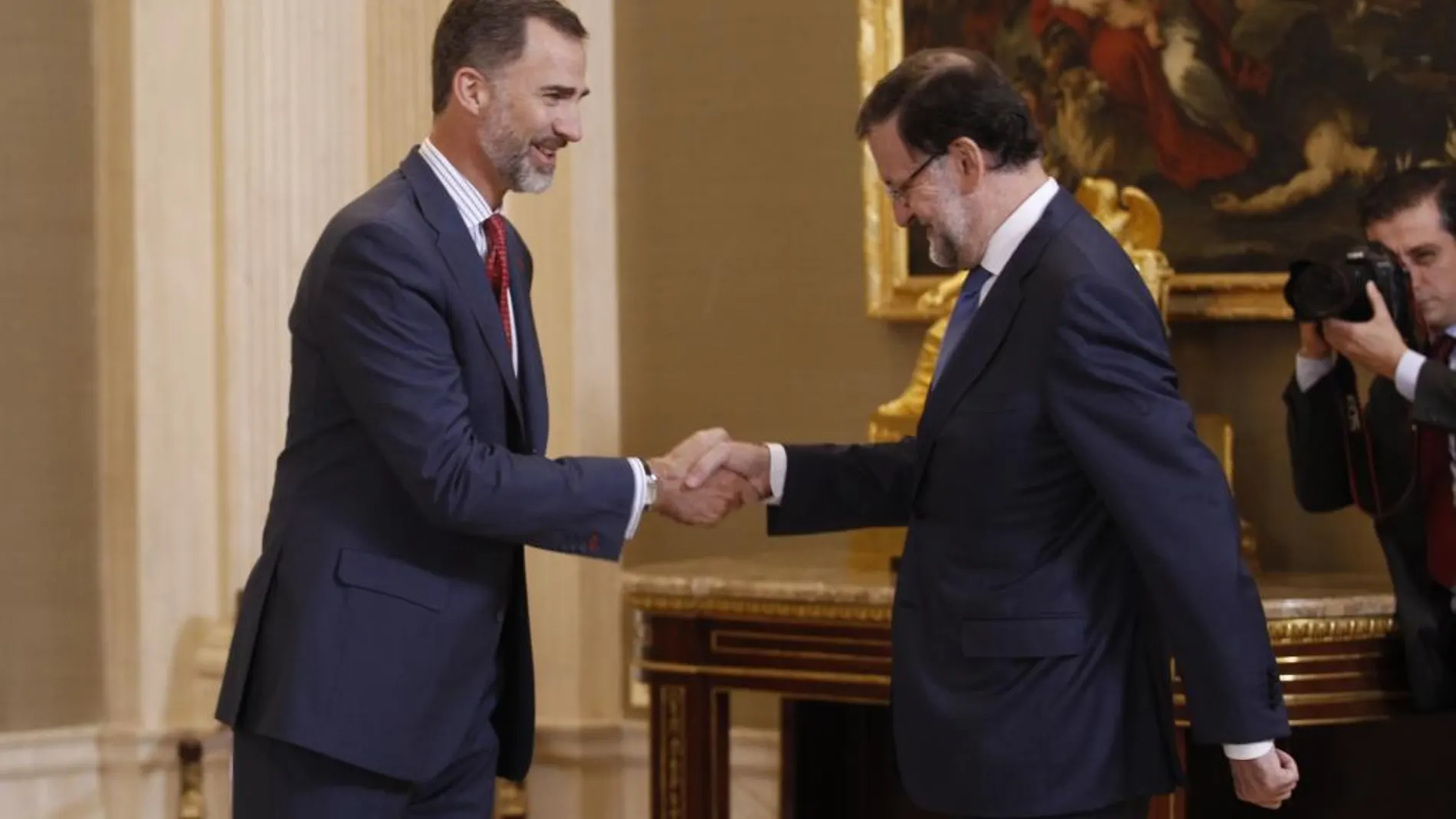El Rey ha recibido al presidente del Gobierno en Zarzuela