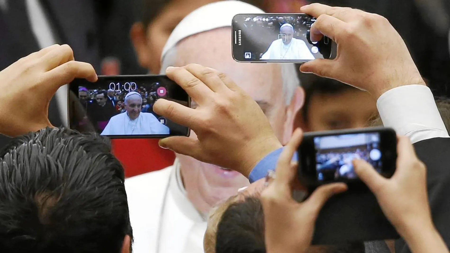 El Papa Francisco dedicó su Mensaje para la Jornada Mundial de las Comunicaciones Sociales de este año a advertir sobre las «fake news» y difundir un periodismo social, basado en la paz