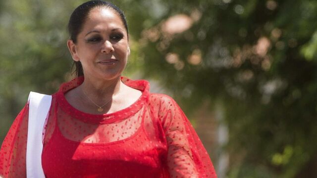 Isabel Pantoja en su primera salida de la cárcel de Alcalá de Guadaira