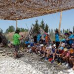 Los 30 jóvenes de la Fundación Aspaym visitan las instalaciones de Atapuerca