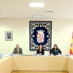 La presidenta de las Cortes de Castilla y León, Silvia Clemente, junto a los portavoces de los diferentes partidos