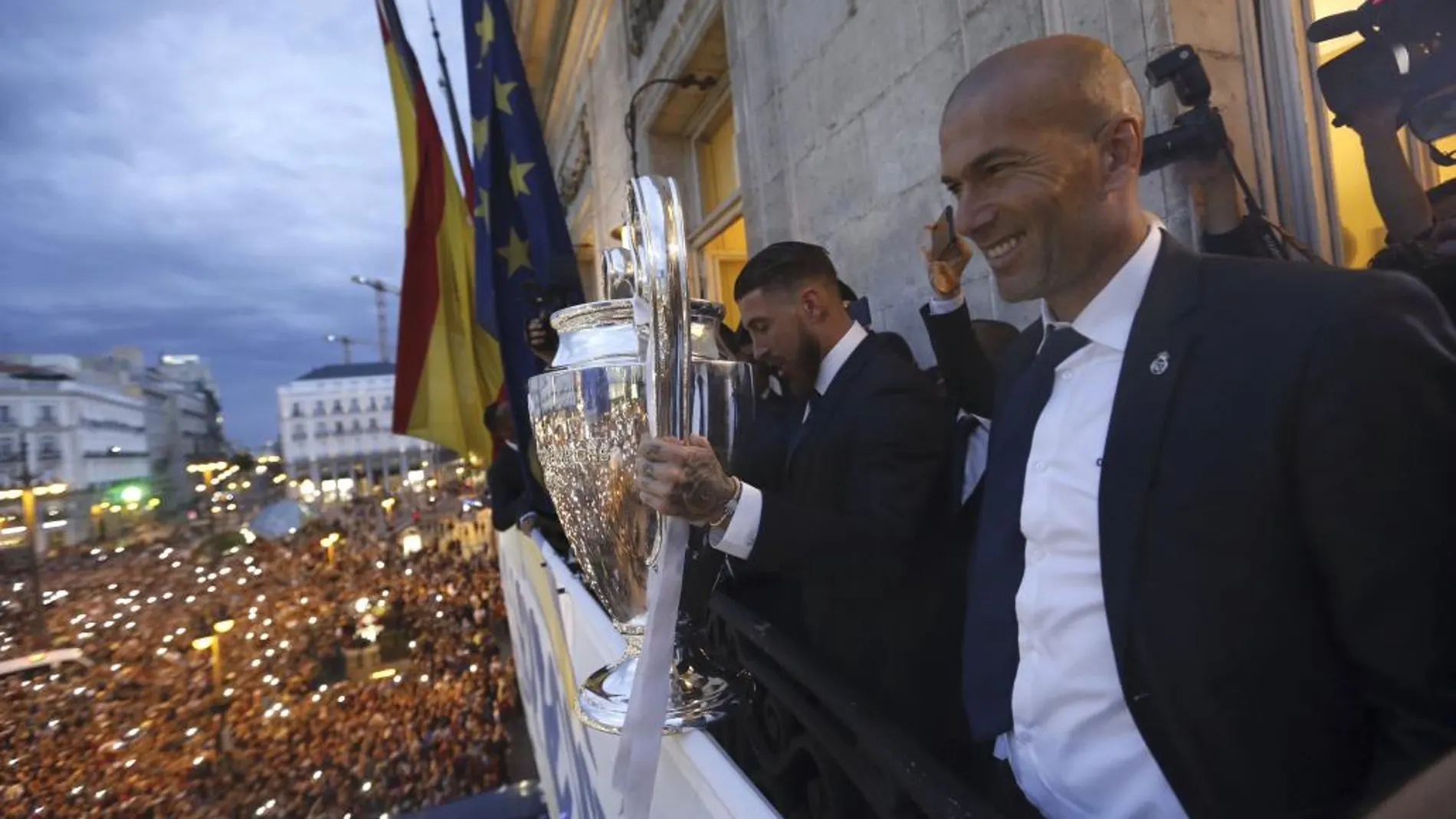 Ramos y Zidane, en la sede de la Comunidad