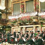El Salón Dorado del Muikverein vienés lucía con más de 30.000 pétalos de flores
