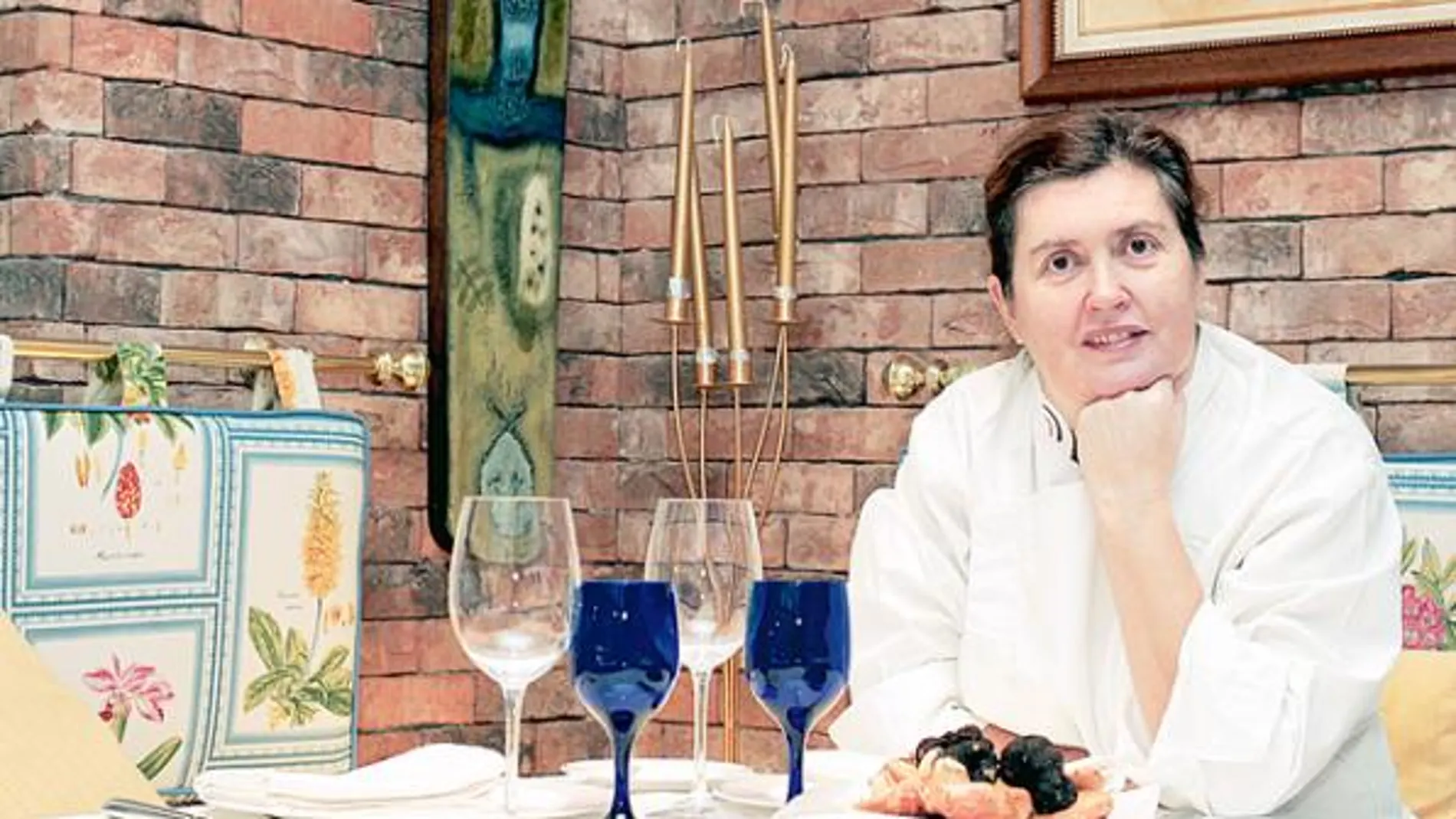 «Los políticos deberían tomar decisiones ante un buen plato»