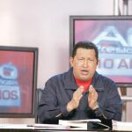 Hugo Chávez gesticula durante el primer día de su maratoniano «Aló, presidente», que se extenderá hasta el domingo