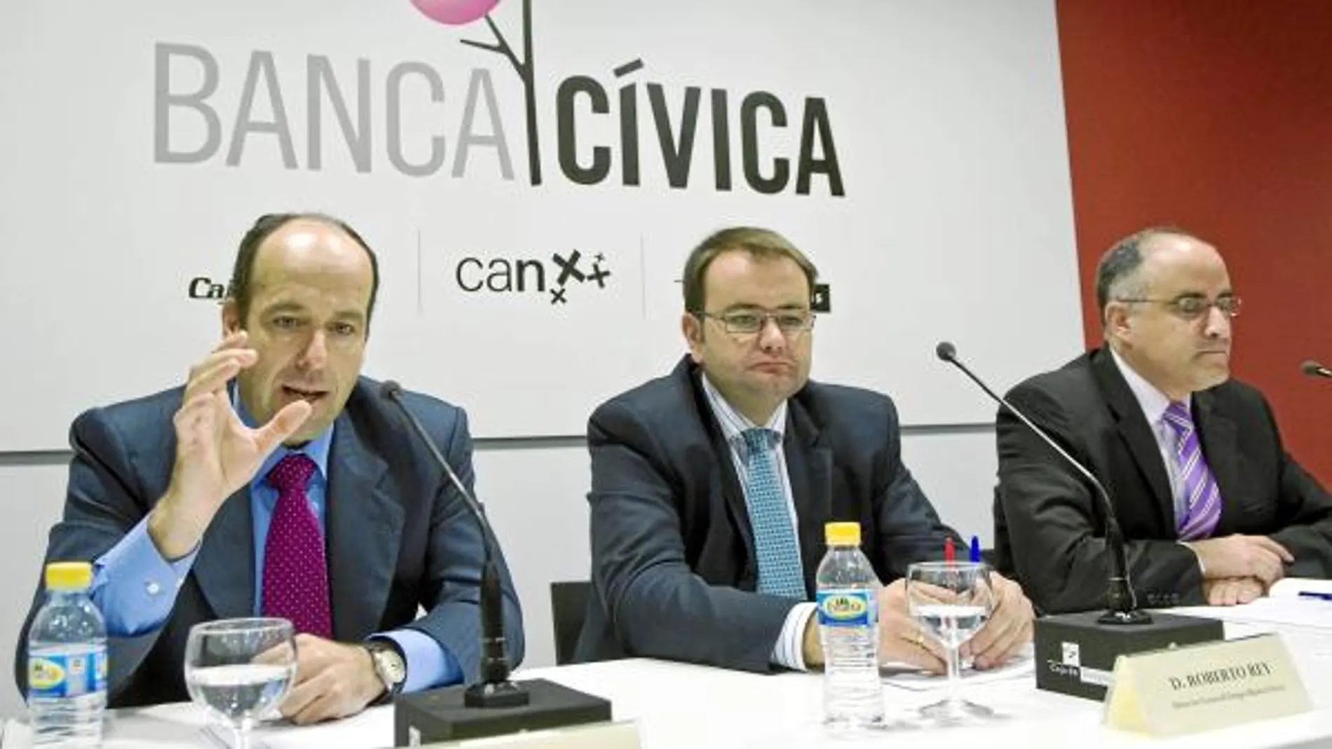 Juan Ordériz, Roberto Rey y David Cova, los tres directores generales del Grupo, responden a la prensa