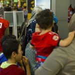 Los refugiados a su llegada al aeropuerto de Barajas