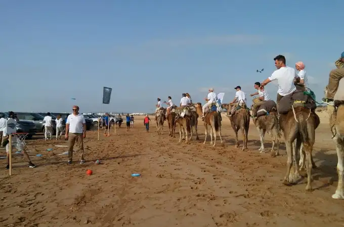 Cuaderno de bitácora de la IX Land Rover Discovery Challenge: Baloncesto a camello y a todo gas por el desierto