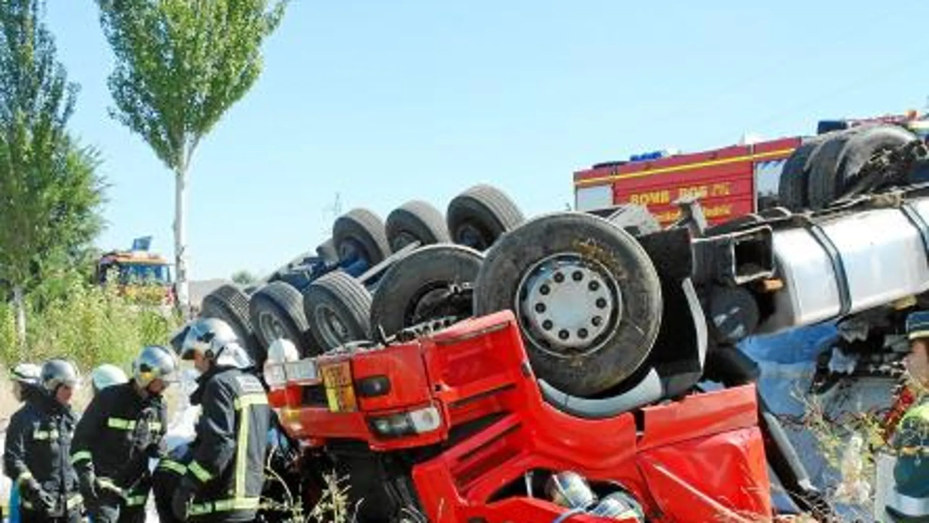 Susto tras chocar un camión cargado de queroseno