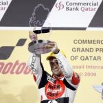Barberá (Aprilia) 'estrena' el curso con victoria en 250cc, escoltado por un podio sorprendente