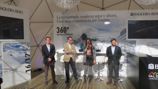 De izquierda a derecha, Xaxi Ubeira Director Comercial de Baqueira Beret, Francisc Coll Director Gerente de Baqueira Beret, Anna Díaz conselhèra de Turismo y Desarrollo Económico de Aran y el vicesindic de Aran y conselhèr de Deportes Luis Carlos Medina