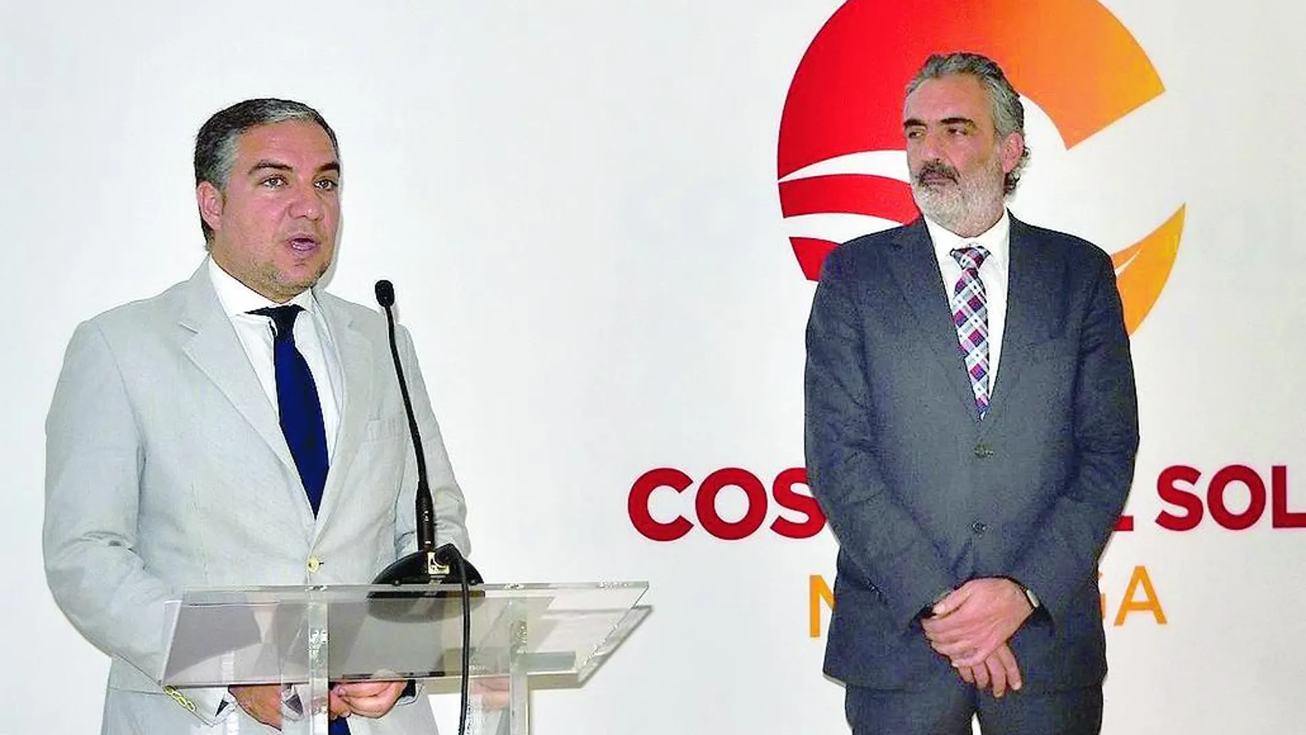 Elías Bendodo, presidente de Turismo Costa del Sol, y el presidente de la Asociación de Empresarios Hoteleros de la Costa del Sol, Luis Callejón